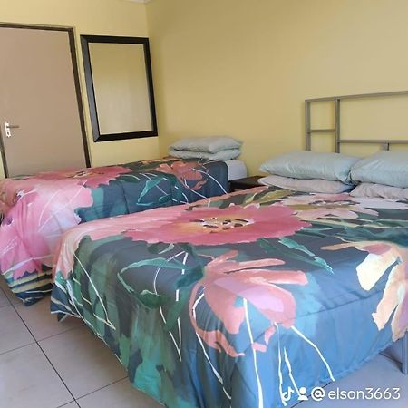 Elson Lodge K1 Katlehong Luaran gambar