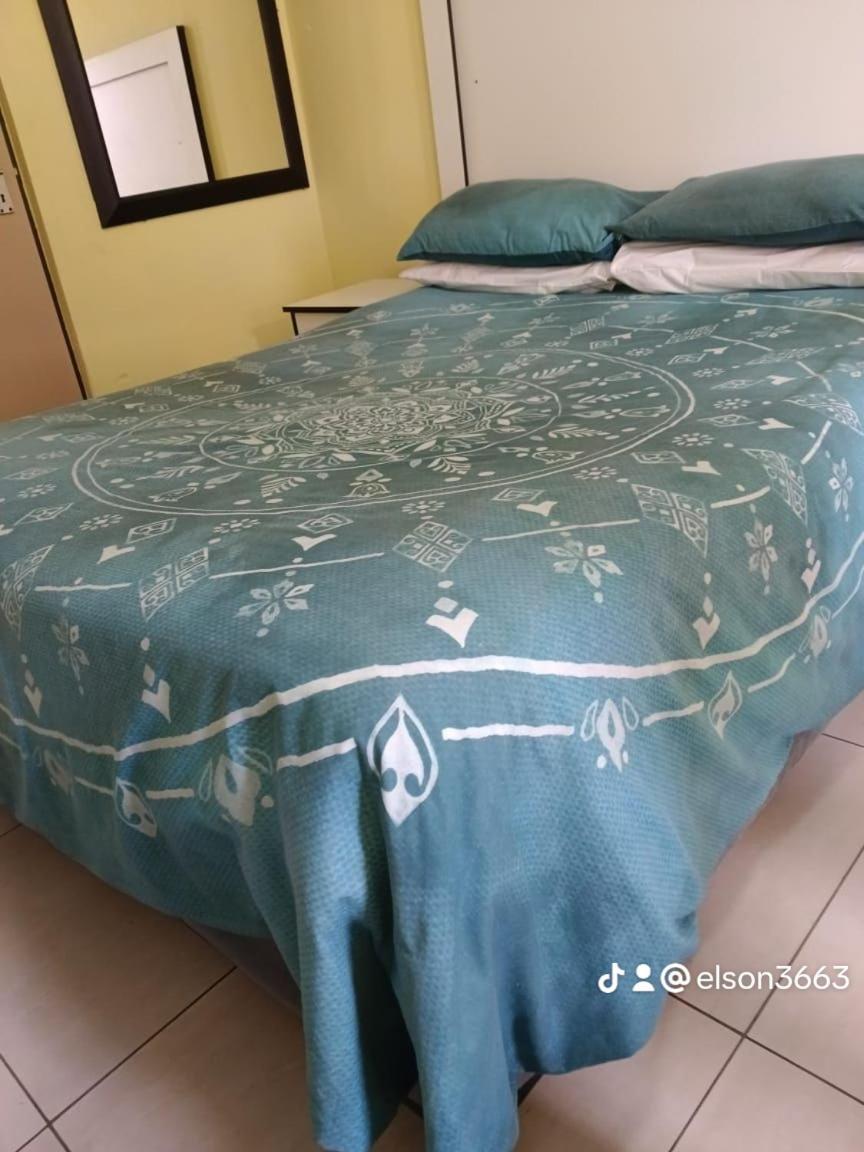 Elson Lodge K1 Katlehong Luaran gambar