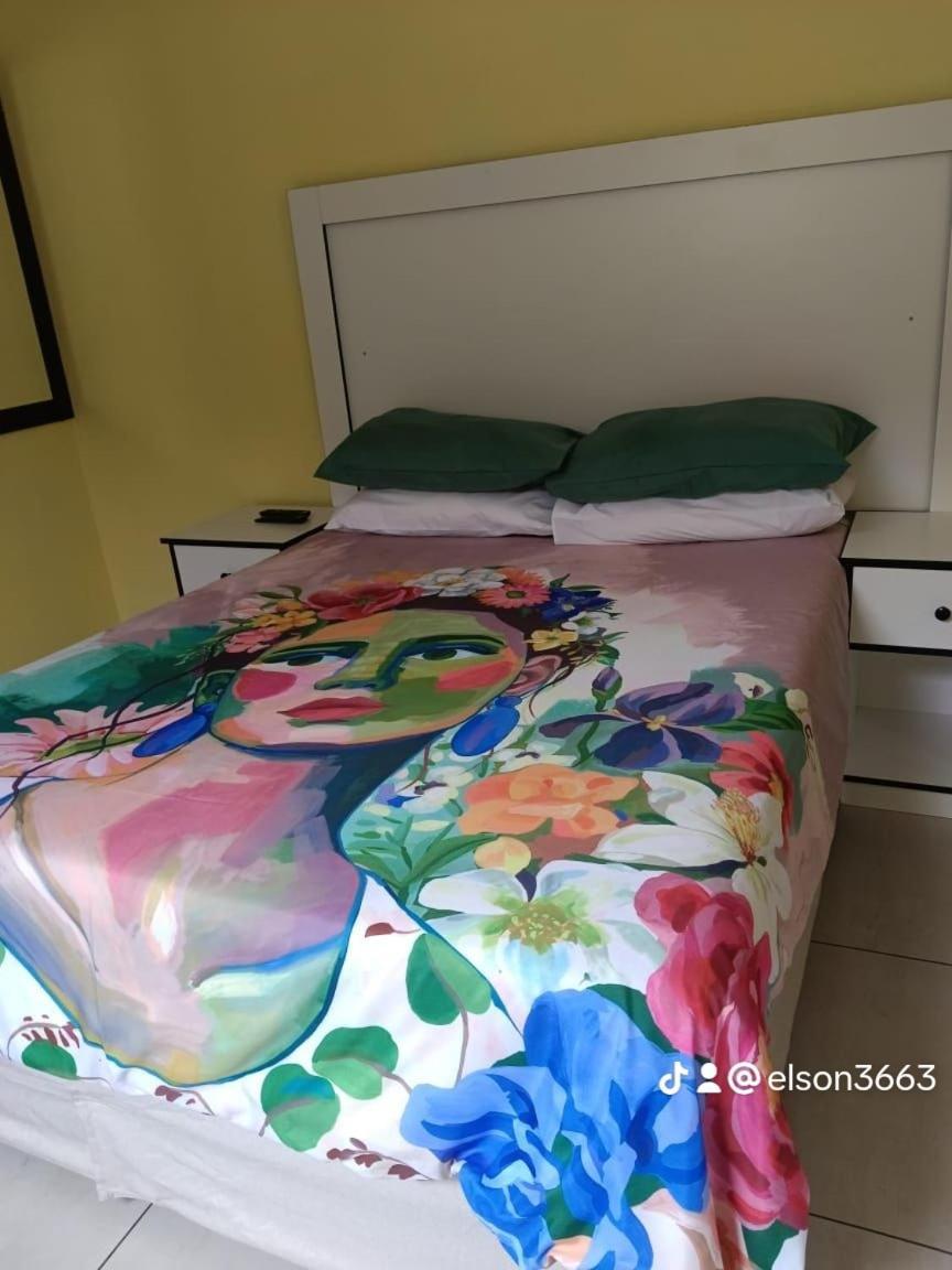 Elson Lodge K1 Katlehong Luaran gambar
